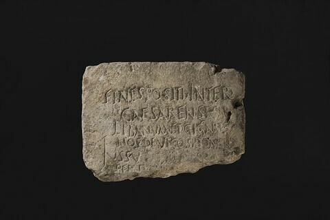 inscription ; borne, image 1/2