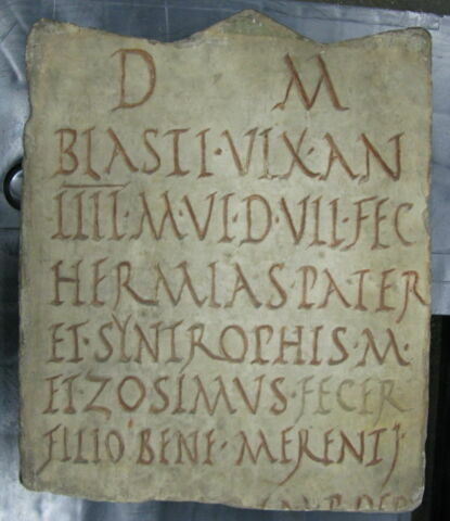 stèle, image 2/2