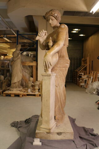 statue, image 5/8