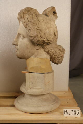 statue, image 6/9