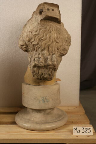 statue, image 7/9