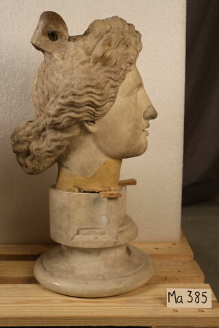 statue, image 8/9