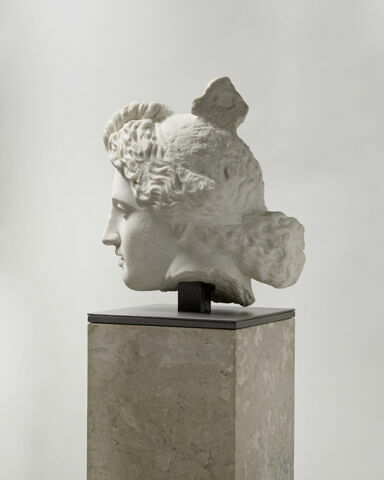 statue, image 3/9
