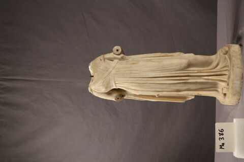 statuette, image 2/5