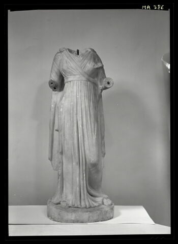 statuette