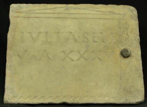 plaque de loculus ; inscription, image 2/2