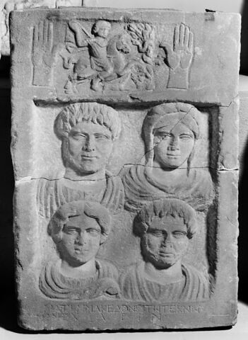 stèle funéraire, image 2/3