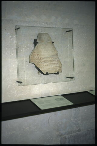 inscription, image 2/2