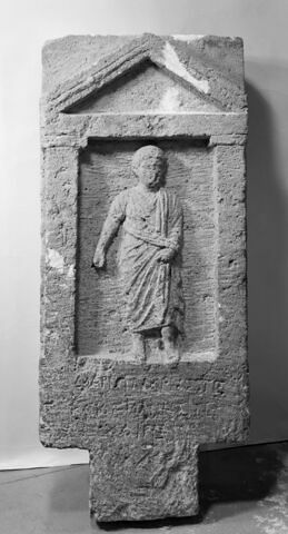stèle funéraire, image 2/2