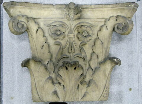 chapiteau de pilastre, image 2/2