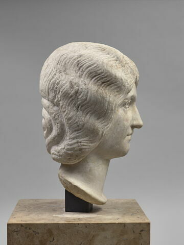 statue, image 3/5