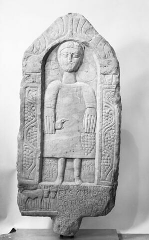 stèle funéraire, image 3/3