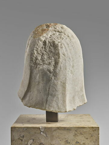 statue, image 2/4