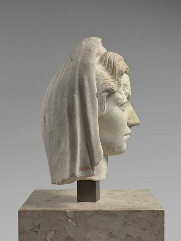 statue, image 3/4
