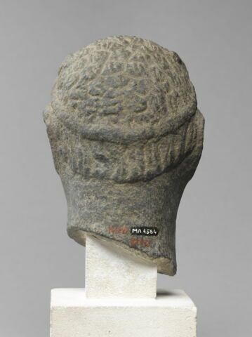 statuette, image 2/4