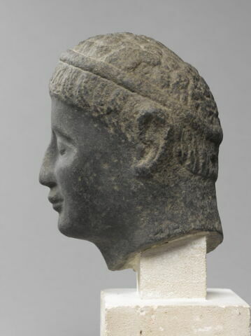 statuette, image 4/4