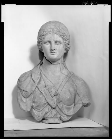 statue, image 7/7