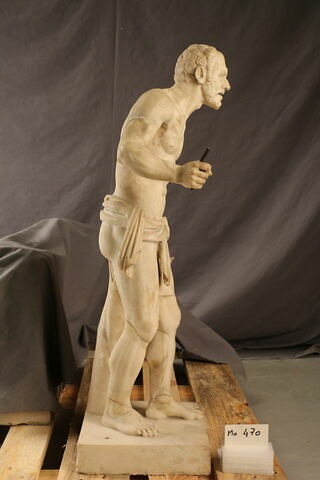 statuette, image 2/5