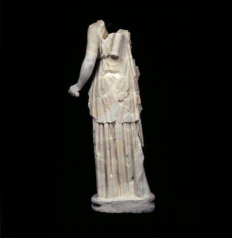 statue, image 5/8