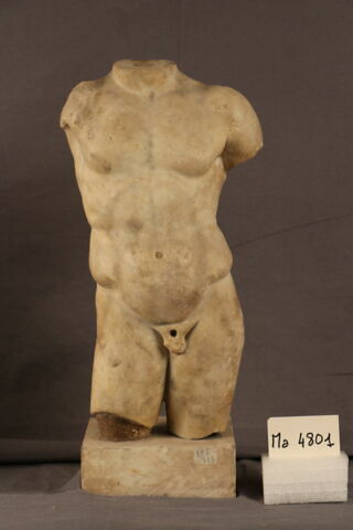 statuette, image 4/4