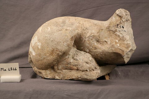 statue, image 2/6