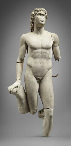 statue