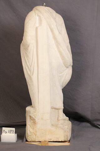 statuette, image 2/2