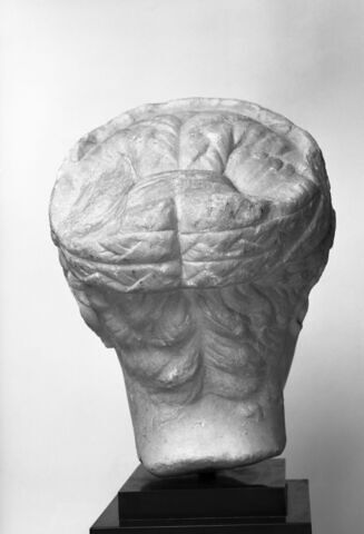 statue, image 9/9