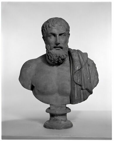 statue