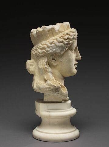 statue, image 3/6