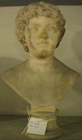 statue, image 5/5