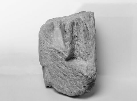 fragment de la Victoire de Samothrace, image 3/6