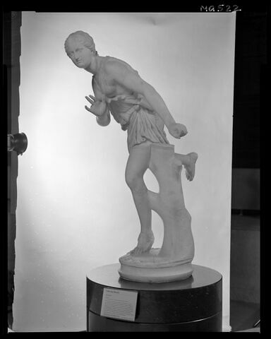 statue, image 3/19