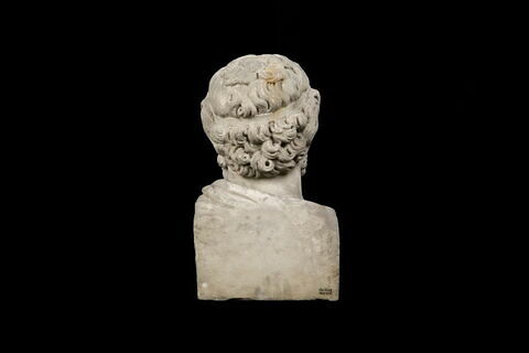 statue, image 4/4