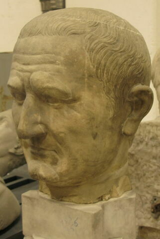 statue, image 7/7