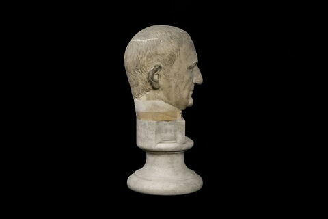 statue, image 4/7