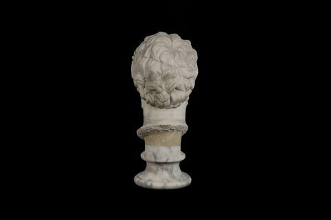statue, image 5/7