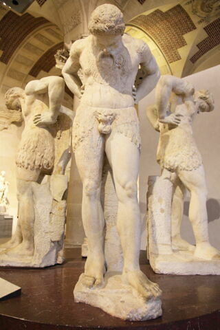 statue, image 3/8
