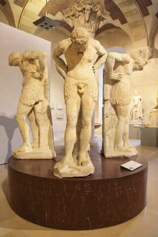 statue, image 5/8