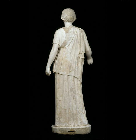 statue, image 2/2