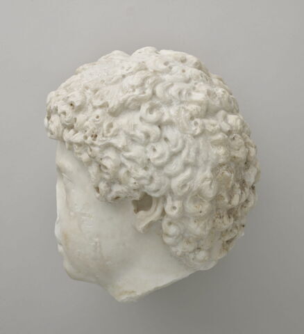 statue, image 2/4
