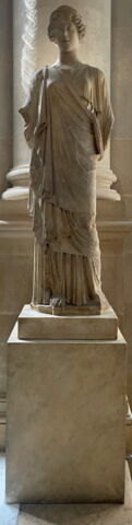 statue