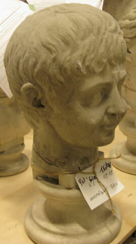 statue, image 6/7