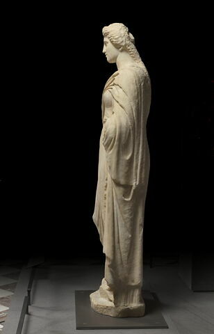 statue, image 4/10