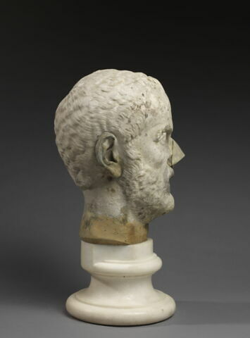 statue, image 4/4