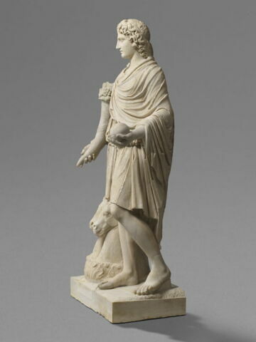 statue, image 3/8