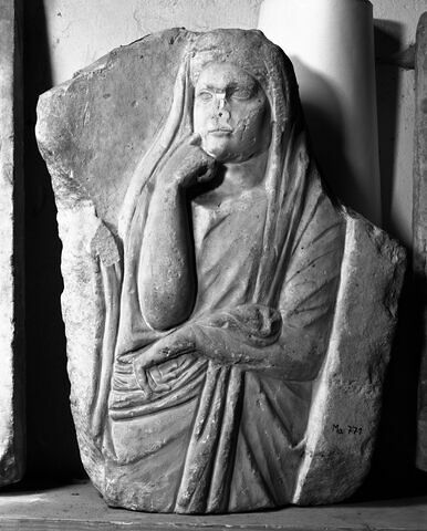 stèle funéraire, image 3/3