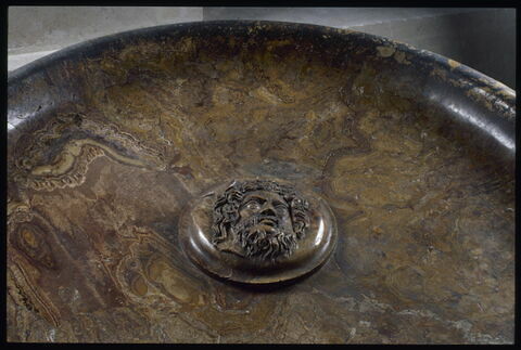 vasque, image 3/3