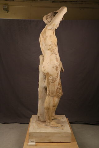 statue, image 2/6