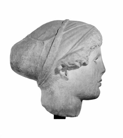statue, image 3/3
